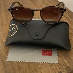 Ray-Ban 2180 Sunglasses in Tortoise and Brown Gradient 49/21